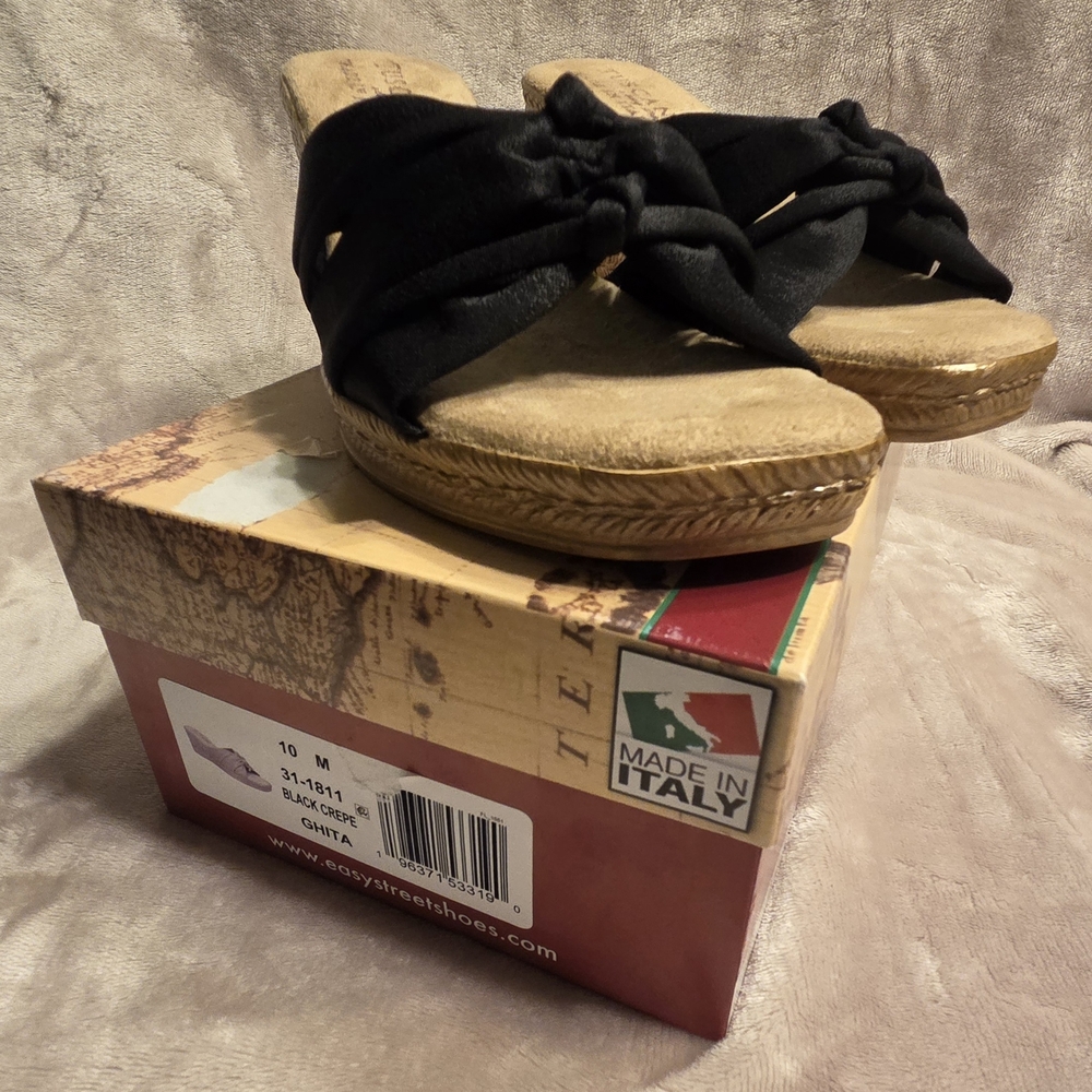 Tuscany Easy Street Ghita Black Crepe Wedge Sandal in Women's Size 10 - Picture 6 of 9